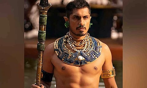 Tenoch Huerta, Twitter