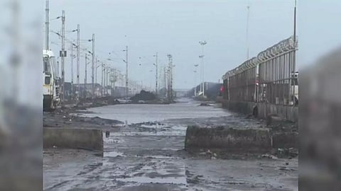 Cyclone Biparjoy: Gujarat's Morbi witnesses heavy rainfall and strong winds (ANI)