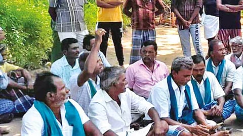 Farmers protest at forest dept office