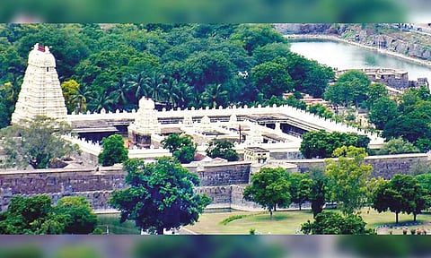 A veiw of Arulmigu Jalakandeswarar Temple in Vellore