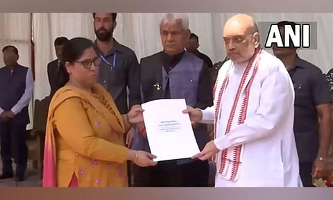 Union Home Minister Amit Shah hands over job appointment letters.