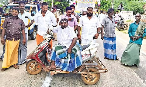 Residents protest against Tangedco for unscheduled power cuts in Thanjavur