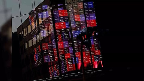 Asian shares subdued, yen and yuan hover near 8-mth troughs