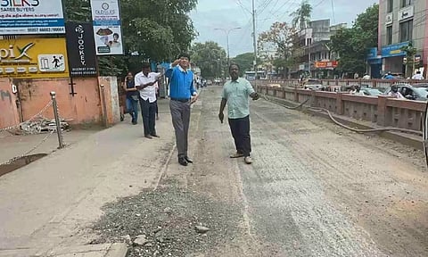 GCC Commissioner J Radhakrishnan inspects road works( Twitter/ @chennaicorp) 