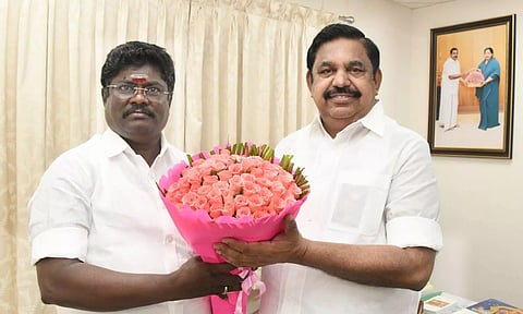 Manickam joins AIADMK (File) 