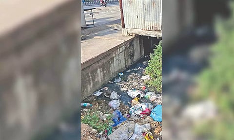 Sewage is let into SWD at Kovilambakkam Sunnambu Kolathur near Vinayagapuram bus stop