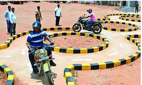 RTO offices to function on Saturdays to issue driving licenses: TN Govt