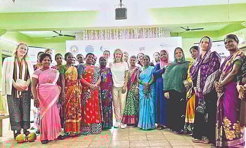 German environment minister interacts with Pattinapakkam fishers (Credits: Hemanathan M)