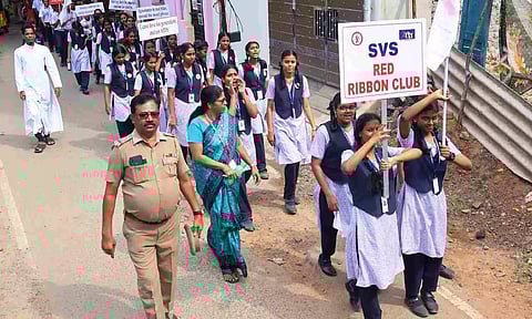 250 school students, teachers take out awareness rally against drug abuse