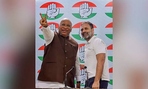 Rahul with Kharge