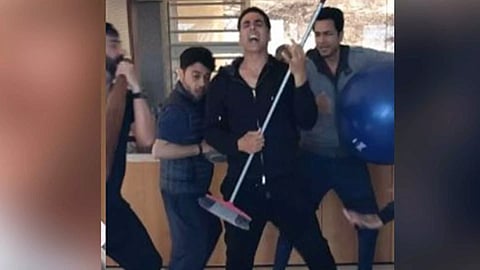 Akshay Kumar with his friends (Image: Instagram)