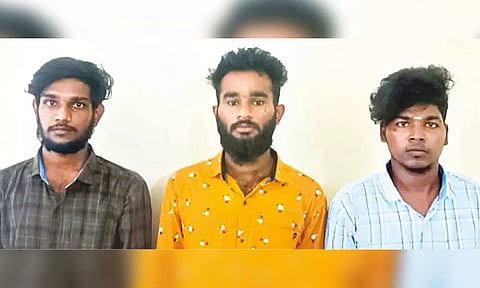Three men, who murdered DMK man in Sunguvarchatram surrendered in the Tambaram court on Monday.