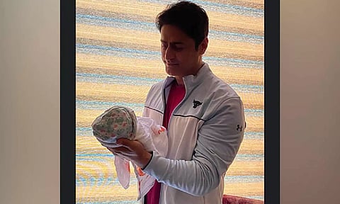 Actor Mohit Raina and his child