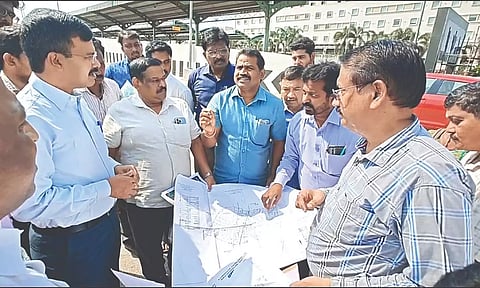 SO visits Kilambakkam bus terminus, orders construction of culverts