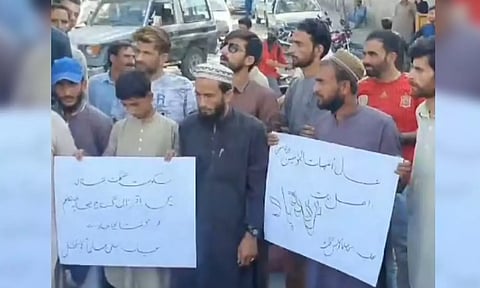 Screengrabs from viral video