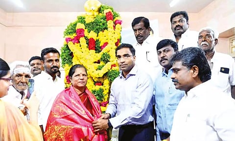 Selvi, great granddaughter of VOC, being honoured at Ottapidaram on Tuesday