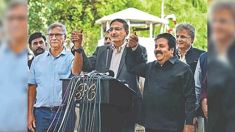 BCCI president Roger Binny with PCB president Zaka Ashraf and BCCI vice president Rajeev Shukla