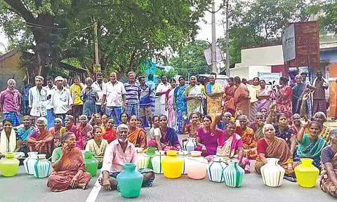 Villagers lock prez, deputy at Pappanapalli