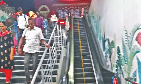 Faulty escalator at Central Metro station