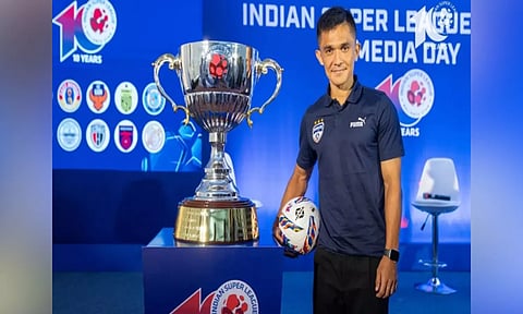 Sunil Chhetri with ISL Trophy (Image: ANI)