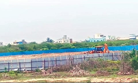 Structures coming up near the Porur lake bund