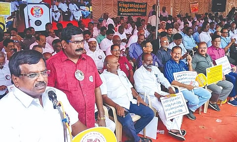 MSME stakeholders at the hunger strike at Palanganatham in Madurai on Monday