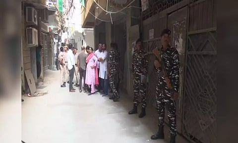 ED conducts raid at AAP MLA Amanatullah Khan's premises (Photo/ANI)