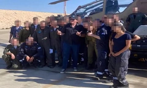 Quentin Tarantino with IDF troops (Photo: Twitter)