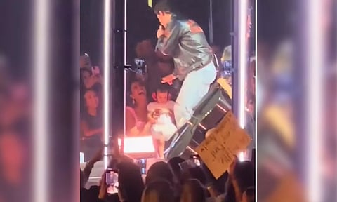  Malti during dad Nick Jonas's concert