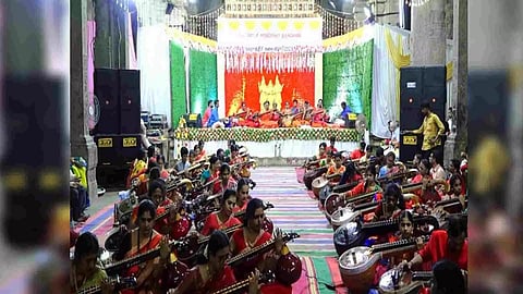108 women played veena at Madurai Meenakshi Amman temple. (Photo/ANI)
