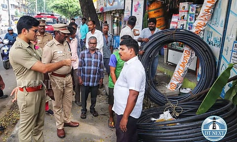 Chennai traffic Police, Deputy Commissioner Samay Singh Meena, along with GCC, removed the encroachments on Nelson Manickam Road