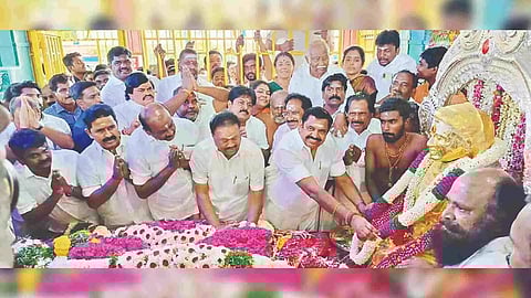 AIADMK general secretary Edappadi K Palaniswami leading party leaders in paying floral tributes to Thevar in Pasumpon on Monday