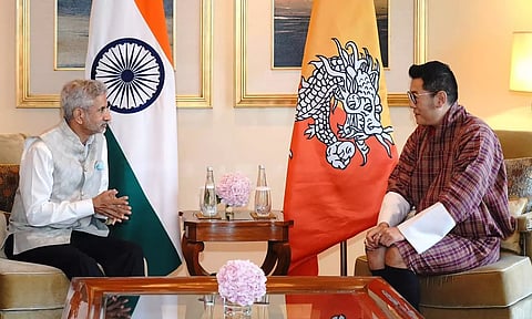 External Affairs Minister S Jaishankar with Bhutan King Jigme Khesar Namgyel Wangchuck. (X/@DrSJaishankar)