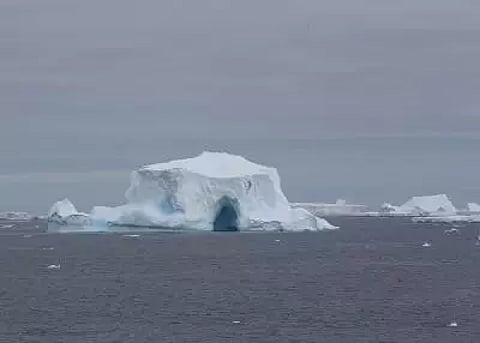 'New AI model can map giant icebergs 10,000 times faster than humans'