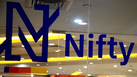 All sectors in red barring PSU banks, realty as Nifty trends lower