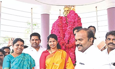 Kanimozhi Karunanidhi, Thoothukudi MP, P Geetha Jeevan, Social Welfare Minister, Anitha R Radhakrishnan and other important personalities paid floral tributes before the newly installed statue