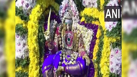 Procession carried out at Arunachaleswarar Temple ahead of Karthigai Deepam (Photo/ANI)