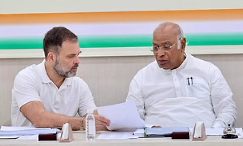 Rahul Gandhi with Mallikarjun Kharge. (IANS)