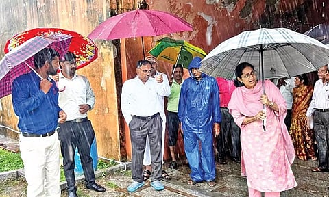 Tourism Commissioner Kakarla Usha inspecting the Danish Fort in Tharangambadi in Mayiladuthurai on Wednesday