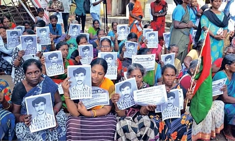 Relatives of Pandeeswaran protesting in front of the Collectorate