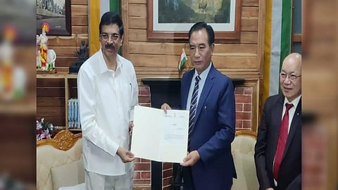 Mizoram CM designate Lalduhoma with Governor Hari Babu Kambhampati (Photo/ANI)