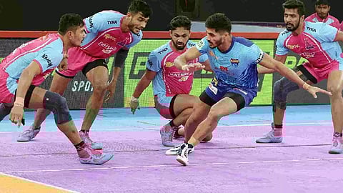 Jaipur Pink Panthers draw with Bengal Warriors in a Pro Kabaddi League Season 10