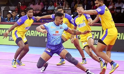 Bengal Warriors and Tamil Thalaivas in action