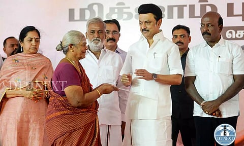 CM M K Stalin handed over the relief amount of Rs.6,000 to the people whose livelihood was affected by cyclone Michaung in Velachery. (Photo credit: Hemanathan M)
