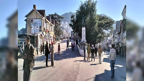 Police gearing up as tourists flock to Shimla to celebrate Christmas and New Year (ANI)
