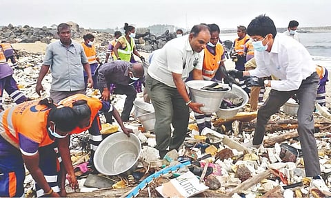 GCC Commissioner inspects clean-up work in Chennai. 
