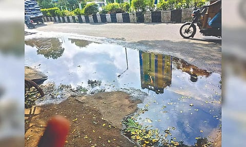 Stagnant sewage causing hardships to commuters at Old Washermenpet.