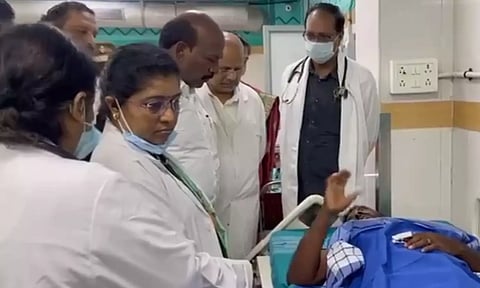 Health Minister Ma Subramanian meets persons admitted at the hospital in Thiruvottiyur after Ennore's ammonia gas leak.