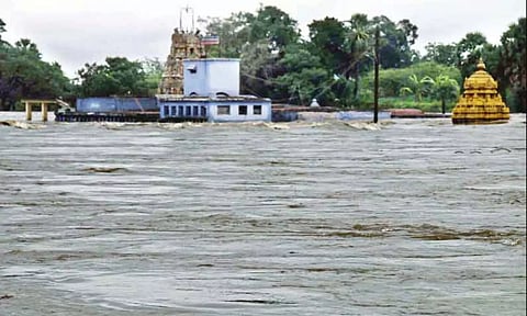 TN Police rescued 21,306 stranded in floods, helped evacuate 40,000 persons