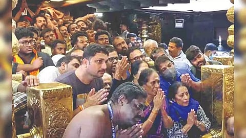 People worshipping in Lord Ayyappa temple (File Photo)